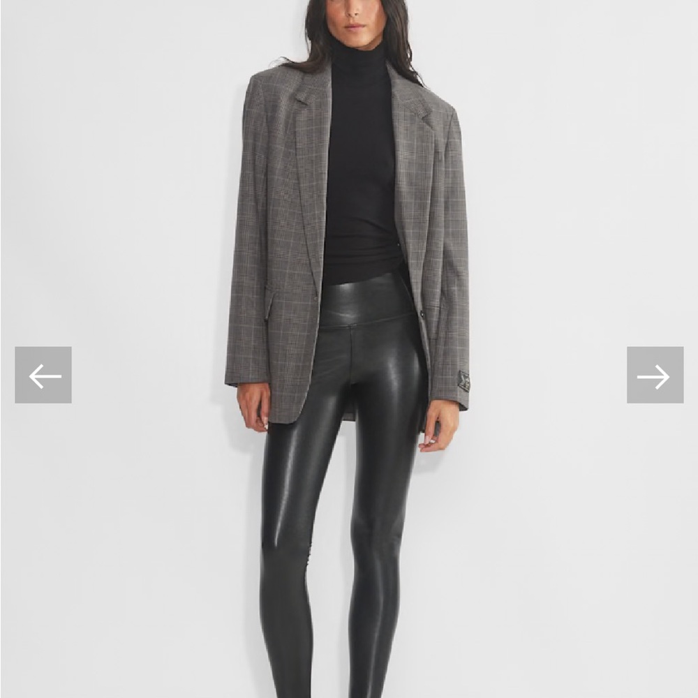 Aritzia SOLD OUT Daria Pant  by Wilfred free Faux leather Leggings- BLACK